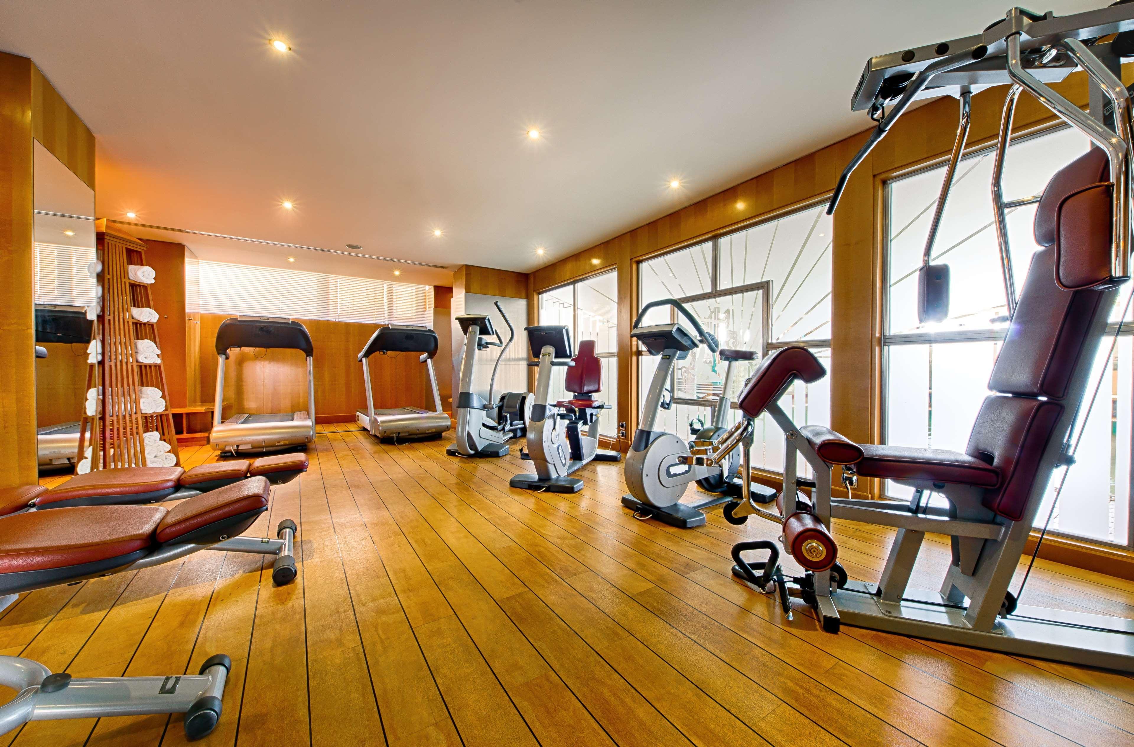 Hyatt Regency Nice Palais de la Méditerranée Esterno foto A gym at a hotel