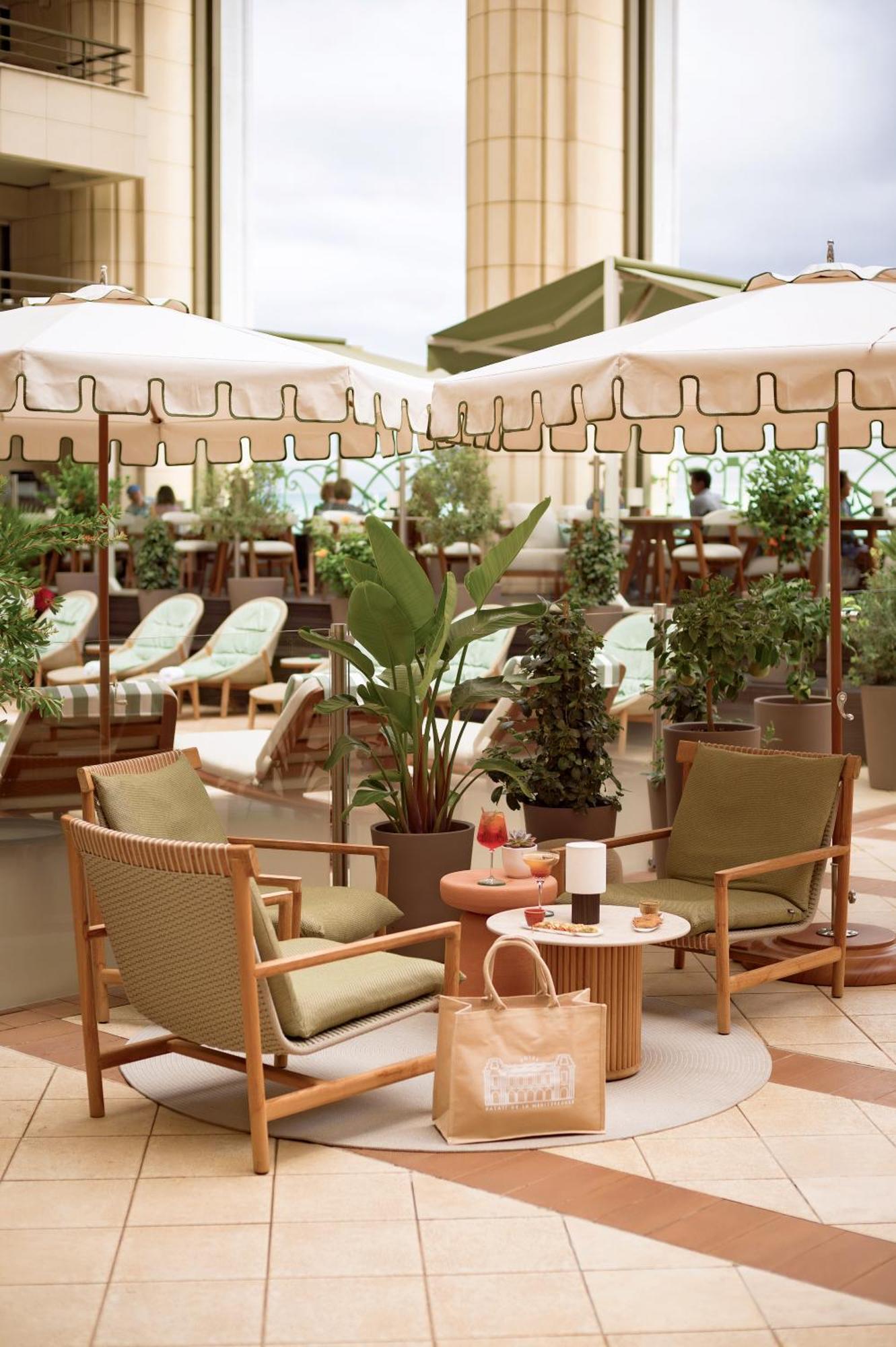 Hyatt Regency Nice Palais de la Méditerranée Esterno foto The interior of the lounge