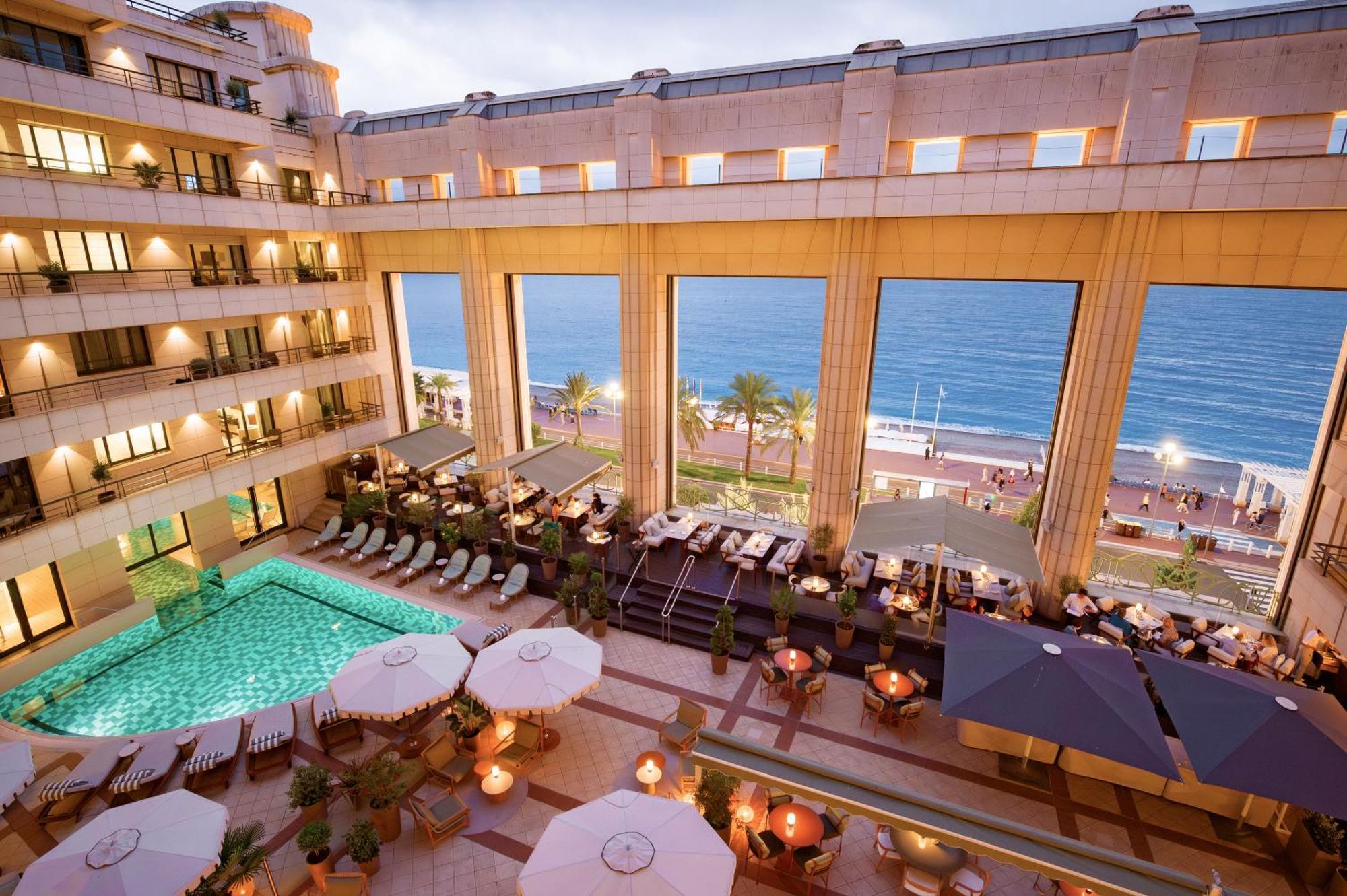 Hyatt Regency Nice Palais de la Méditerranée Esterno foto The pool at the InterContinental